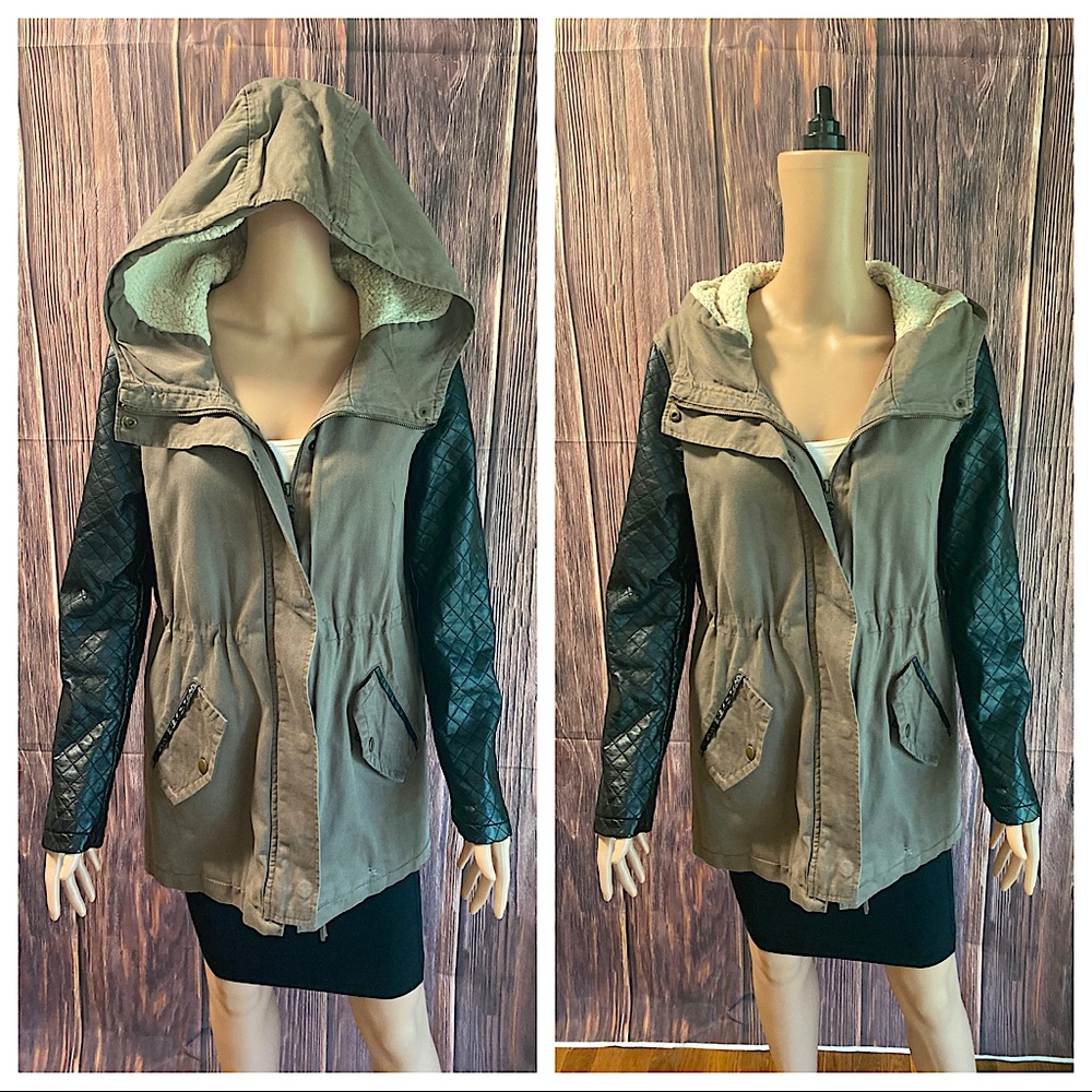 Mossimo Supply Co. sz small tan beige faux black leather sleeves utility jacket
